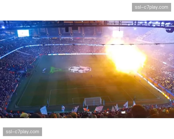 欧足联宣布就伊蒂哈德球场投掷事件展开纪律调查