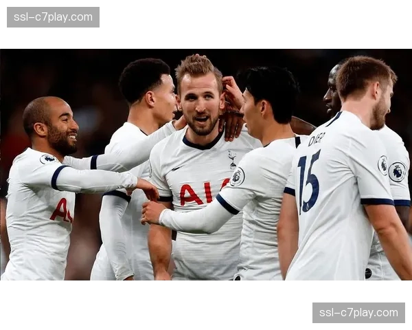 托特纳姆热刺球场测试新灯光系统，旨在帮助球员更好地判断定位球落点